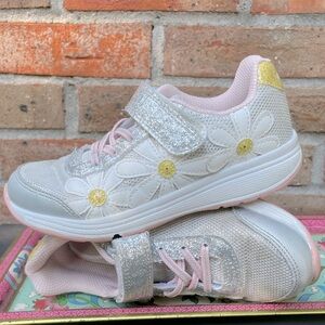 Stride Rite light up daisy shoes